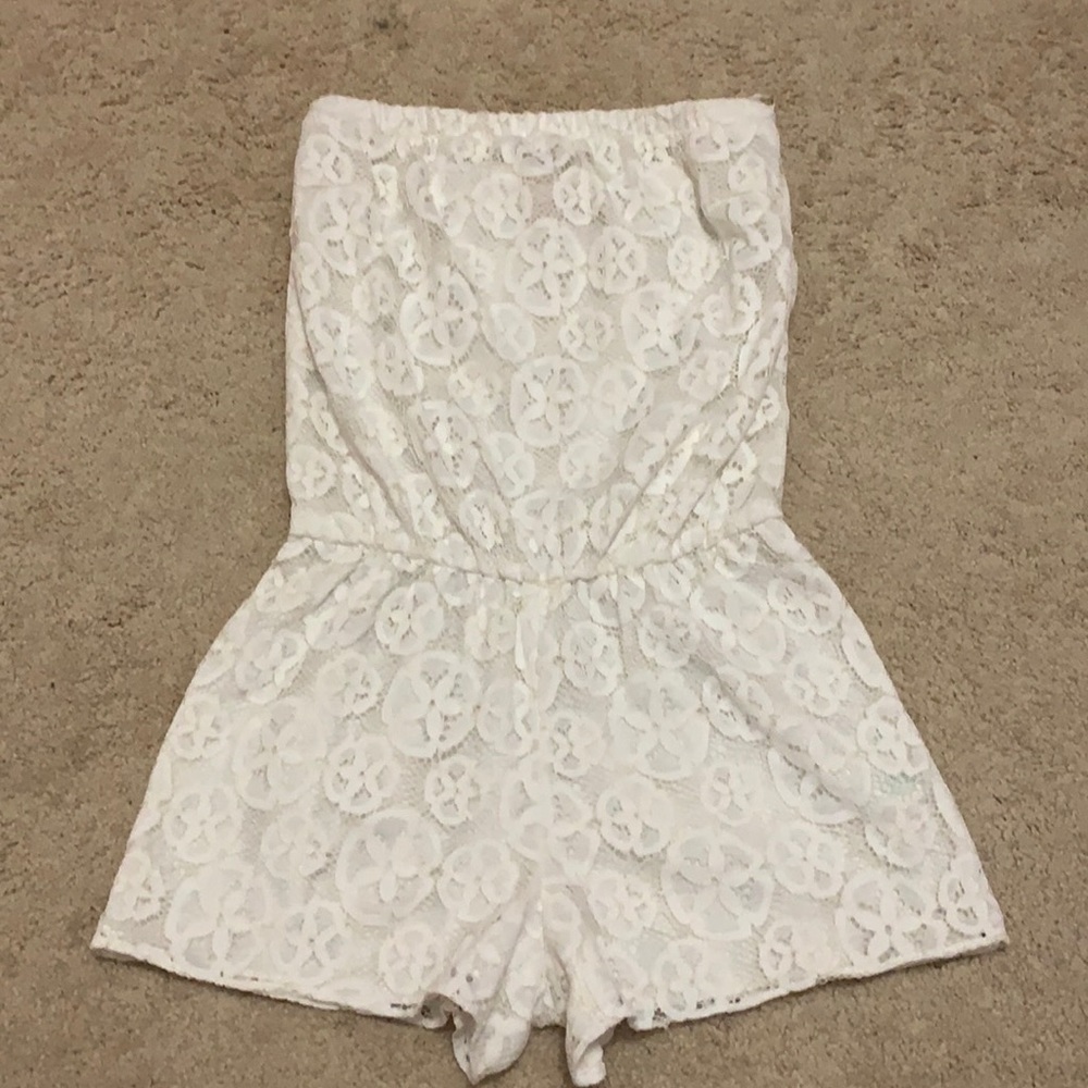 Lilly Pulitzer Lilah Romper White Sand Dollar Lace